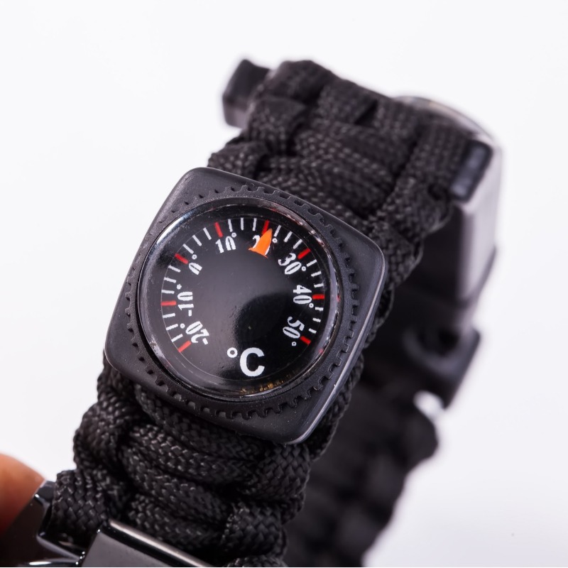 Allume-feu multifonctionnel d' - Outdoor Adventure Watches avis et prix